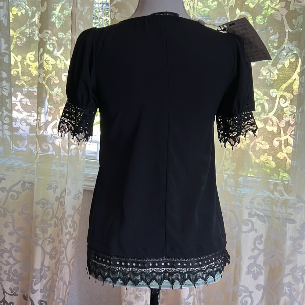 Tops - Picture 2 of 7